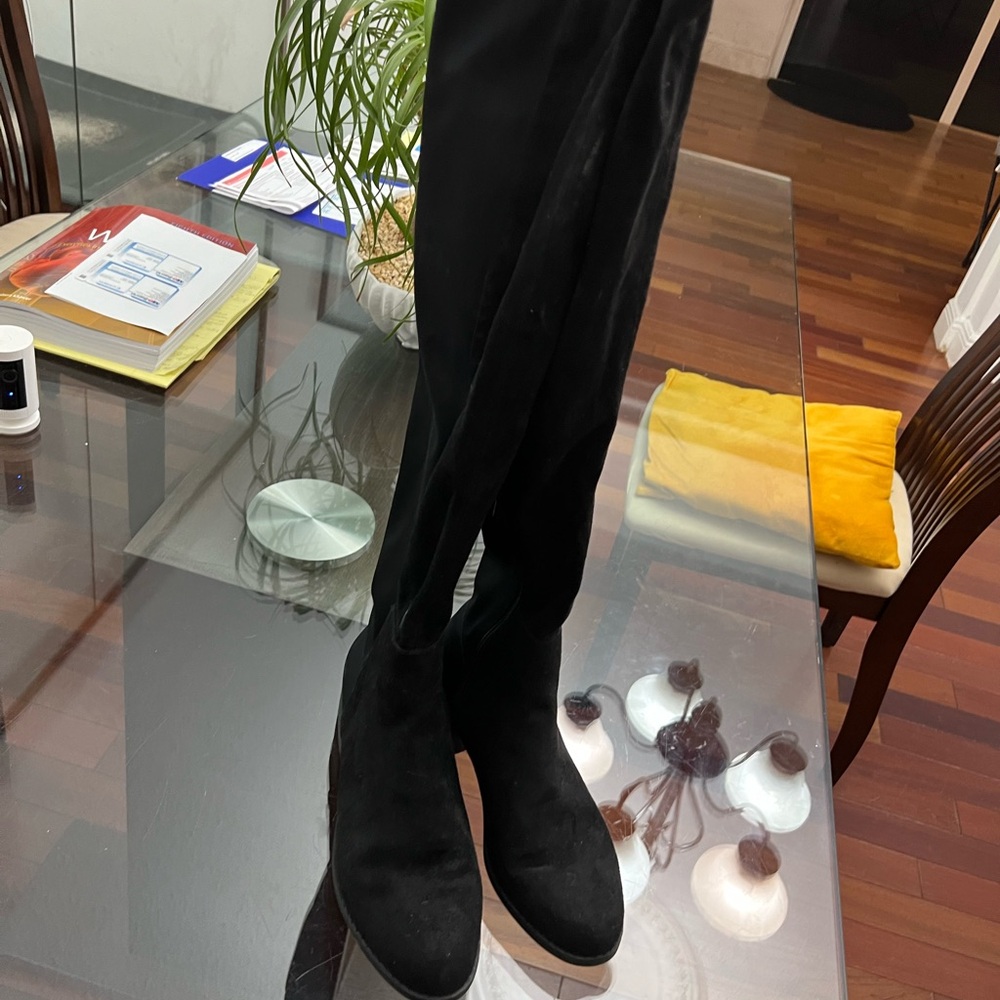 Stylish Black Over-the-Knee Boots